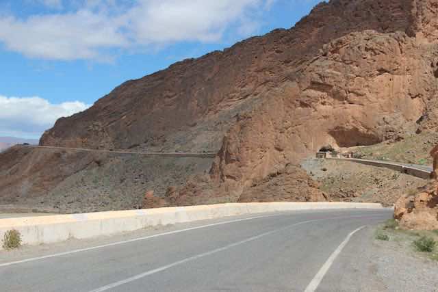 0886 gorges du ZIZ tunel du légionaire