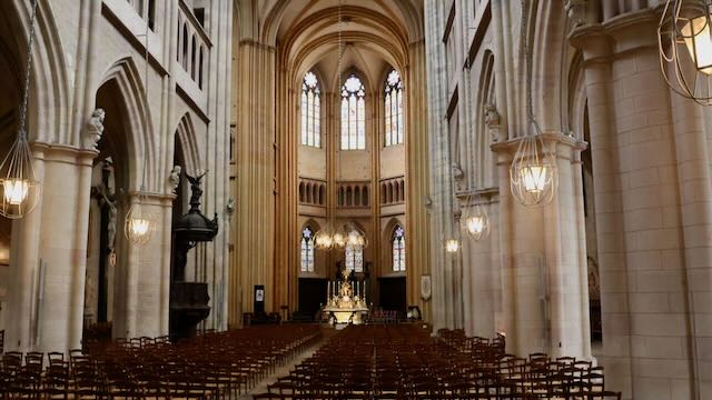 09/25 0010 cathédrale St Bénigne