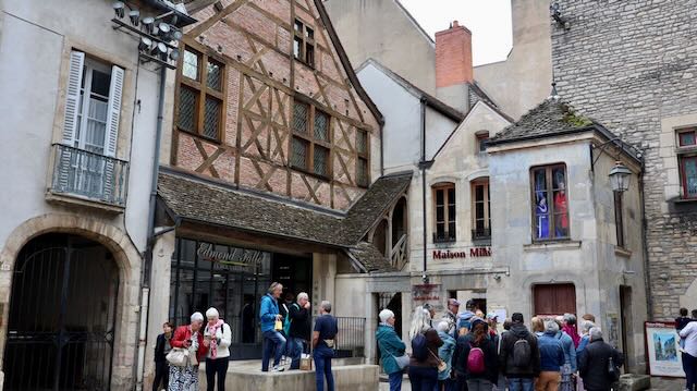 09/25 0043 la maison Milliere