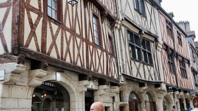 09/25 0052 rue Verrerie