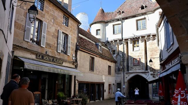 09/25 0227 Semur en Auxois