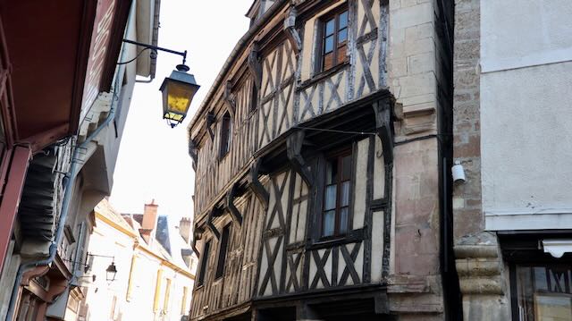 09/25 0231 Semur en Auxois