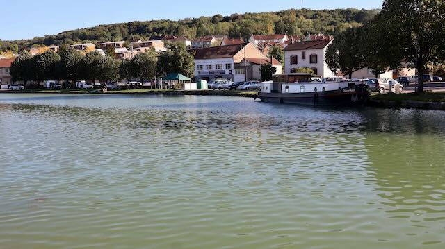 09/25 0267 Montbard le port