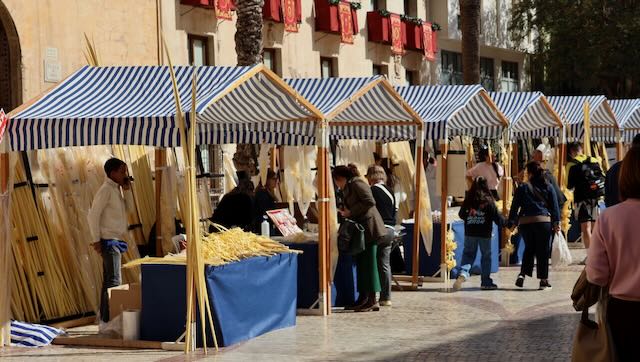 01 26 0417 marché de la Palme Blanche