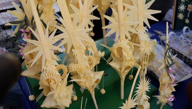 01 26 0423 marché de la Palme Blanche